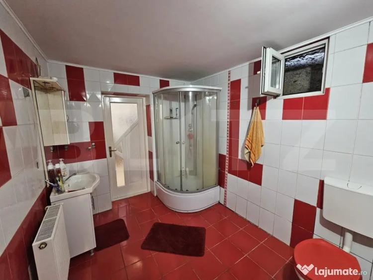 Casă cu 4 camere cu Teren 870 Mp în Central