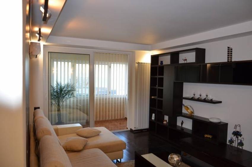 Apartament cu 2 camere decomandat, mobilat în Cazino