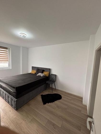 Apartament cu 3 camere decomandat în Calea Moldovei