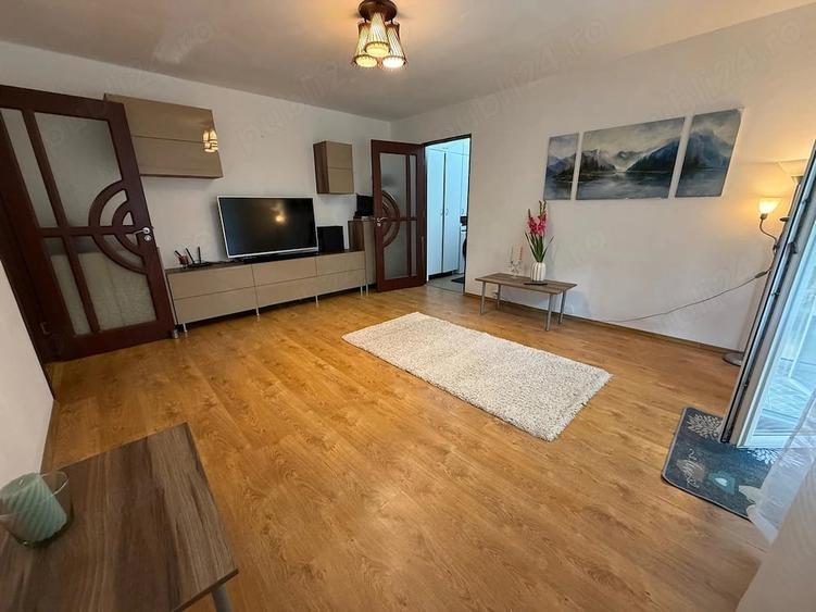 Apartament cu 3 camere semidecomandat în Brazda lui Novac
