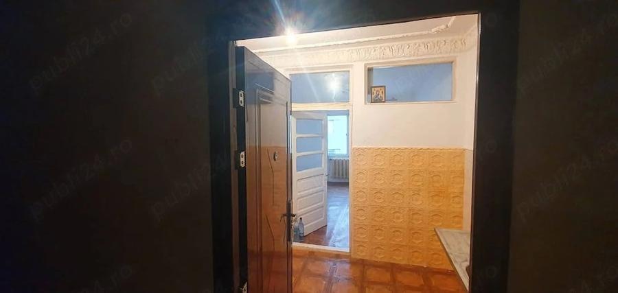 Garsonieră decomandată în Central