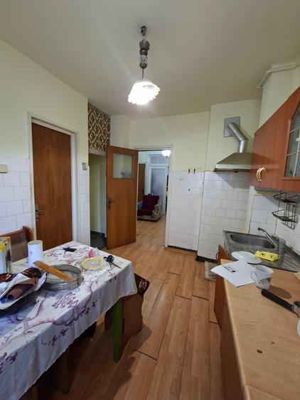 Apartament cu 4 camere în Central