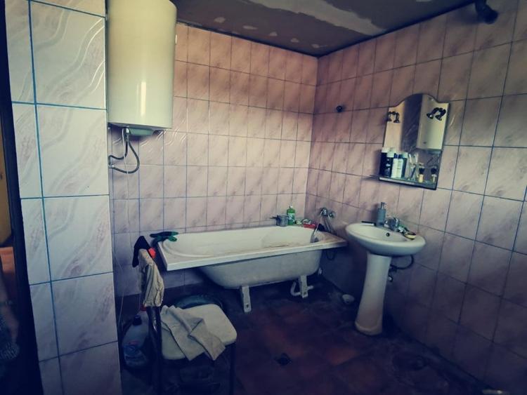Duplex cu 8 camere cu Canalizare în Leamna de Jos