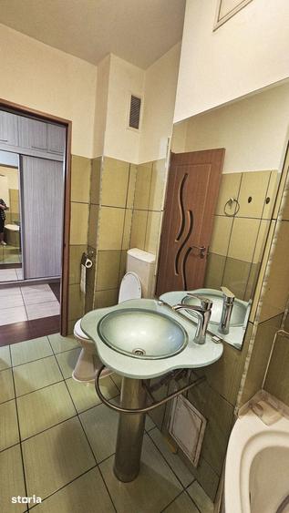 Garsonieră decomandată în Tei