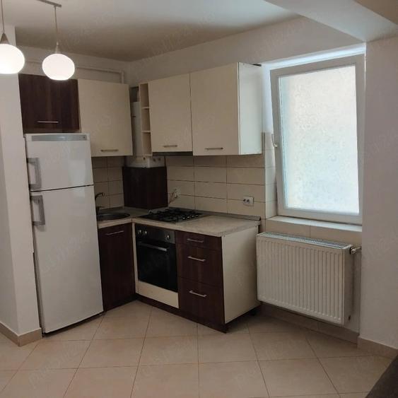 Apartament cu 2 camere decomandat în Apărătorii Patriei