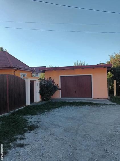 Casă cu Teren 1800 Mp în Stupini