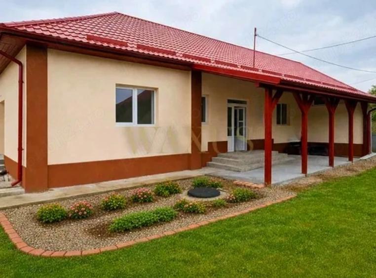 Casă cu Teren 10000 Mp în Căianu