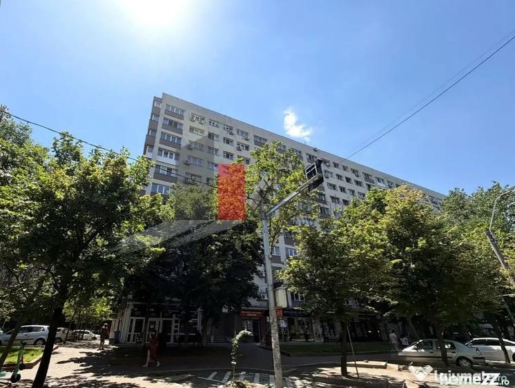 Apartament cu 3 camere decomandat în Dristor