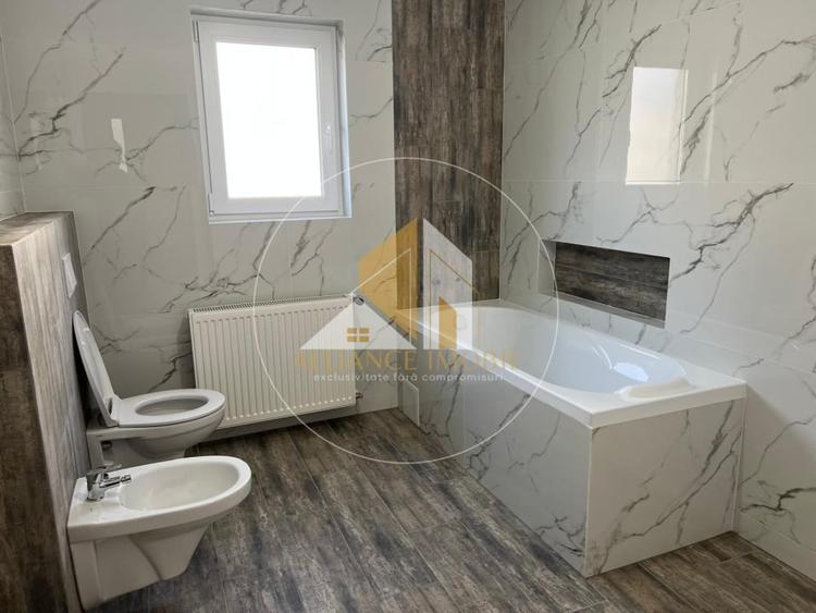 Apartament cu 4 camere decomandat în Sud