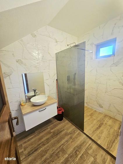 Casă cu 4 camere în Rontău