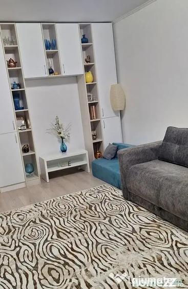 Garsonieră decomandată în Micro 20