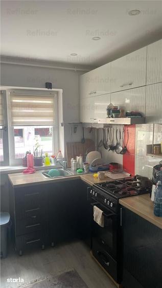 Apartament cu 3 camere semidecomandat în Theodor Pallady