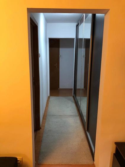Apartament cu 4 camere semidecomandat în Ferentari