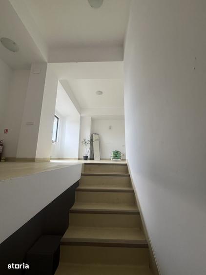 Apartament cu 5 camere în Vitan