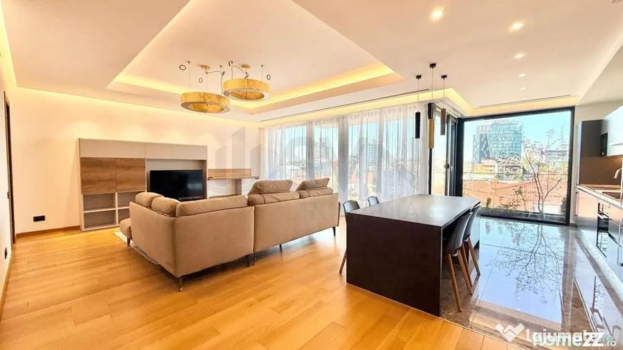 Apartament cu 4 camere decomandat în Central