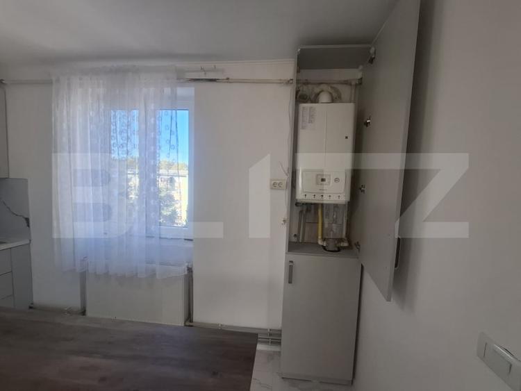 Apartament cu 3 camere semidecomandat, mobilat în Cloșca