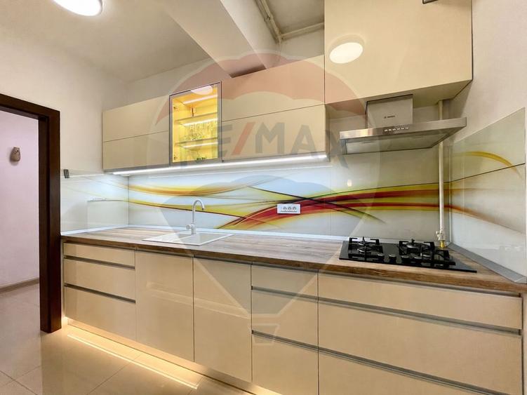 Apartament cu 3 camere de închiriat - 16