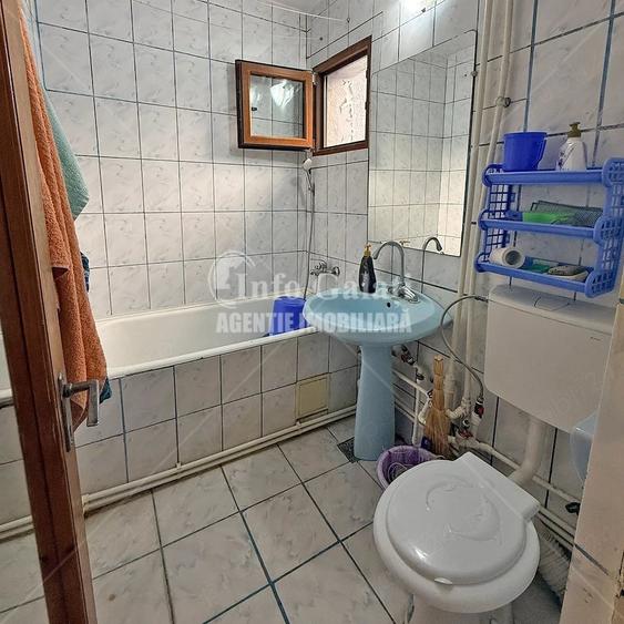 Apartament cu 2 camere decomandat în Micro 39