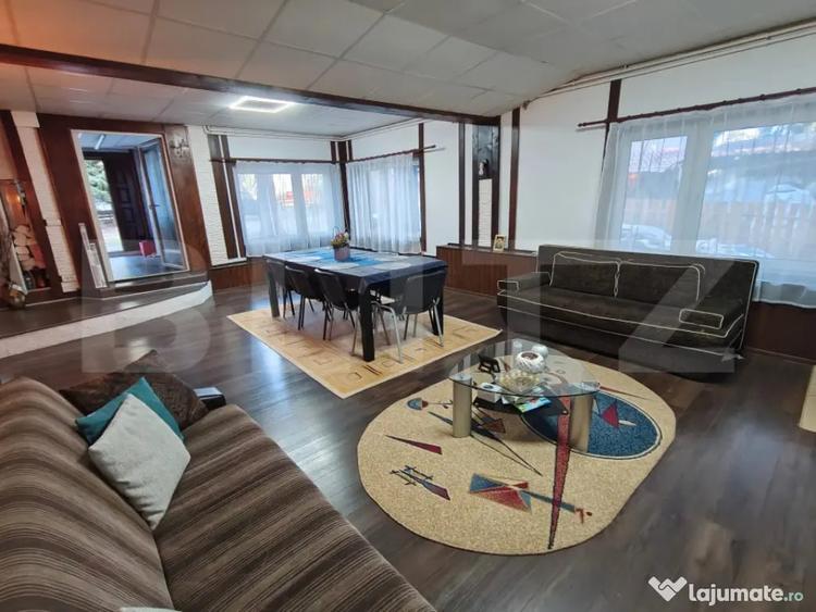 Casă cu 7 camere cu Teren 1430 Mp în Mărișel