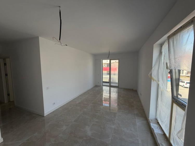 Apartament cu 3 camere decomandat în Florești — fotografia 2