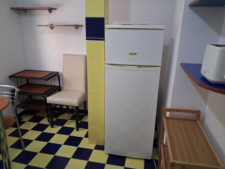 Garsonieră decomandată în Decebal