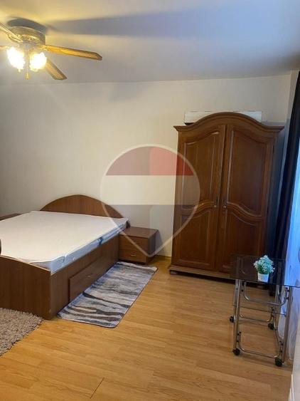 Garsonieră decomandată, mobilată în Sebastian