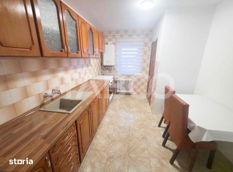 Apartament cu 3 camere decomandat, mobilat în Plopilor
