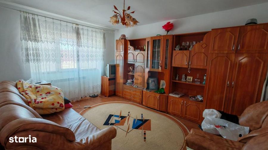 Apartament cu 4 camere decomandat în Gară