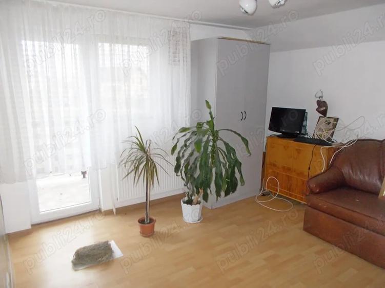 Casă cu 4 camere în Moșnița Veche