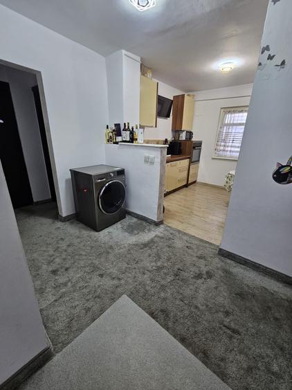 Apartament cu 2 camere decomandat în Trocadero