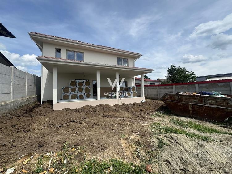 Casă individuală cu 4 camere cu Canalizare în Șelimbăr