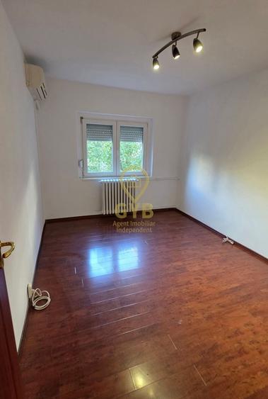 Apartament cu 2 camere decomandat în Decebal