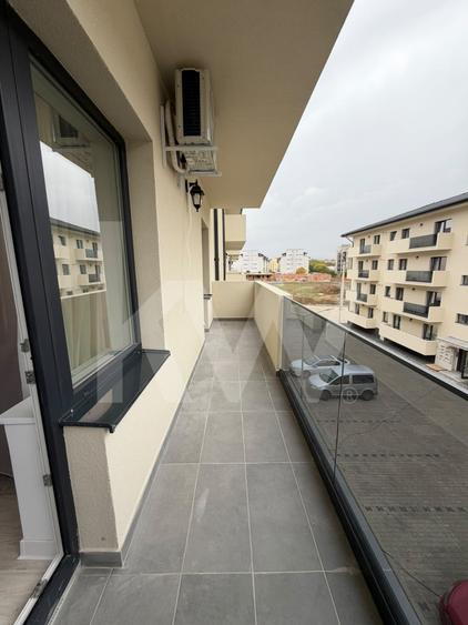 Apartament cu 3 camere semidecomandat, mobilat în Mihai Viteazul