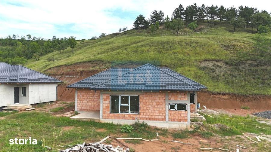 Casă cu 4 camere cu Teren 2000 Mp în Baciu