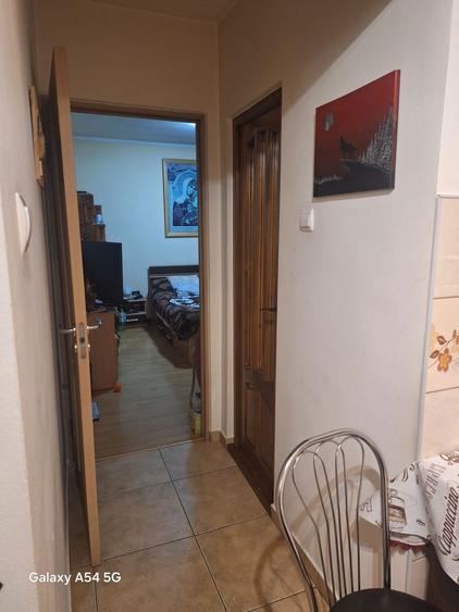 Apartament cu 2 camere decomandat în Broșteni