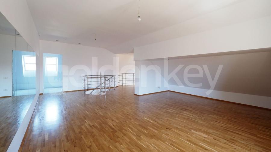 Duplex cu 6 camere cu Canalizare în Iancu Nicolae