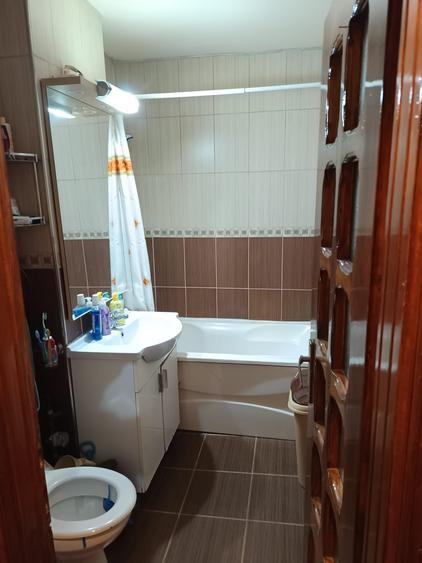Apartament cu 2 camere decomandat în Ciuperceni