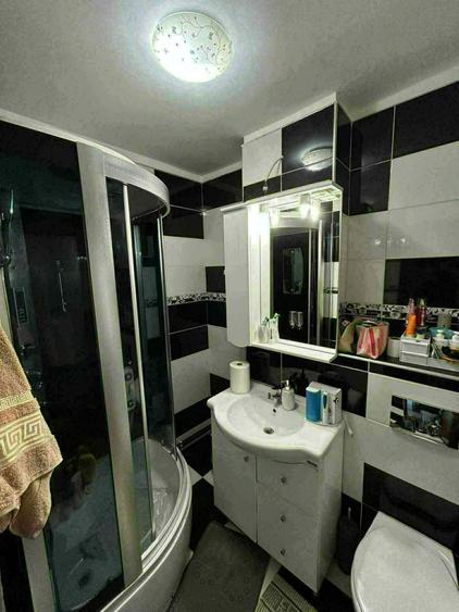 Apartament cu 2 camere semidecomandat în Micro 6