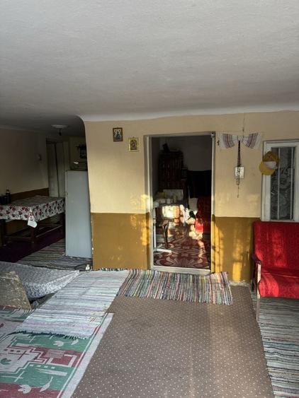 Casă cu 4 camere în Frumușani