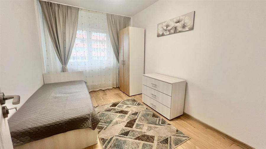Apartament cu 3 camere decomandat, mobilat în Răcădău