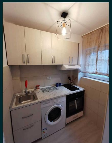 Garsonieră decomandată în Central