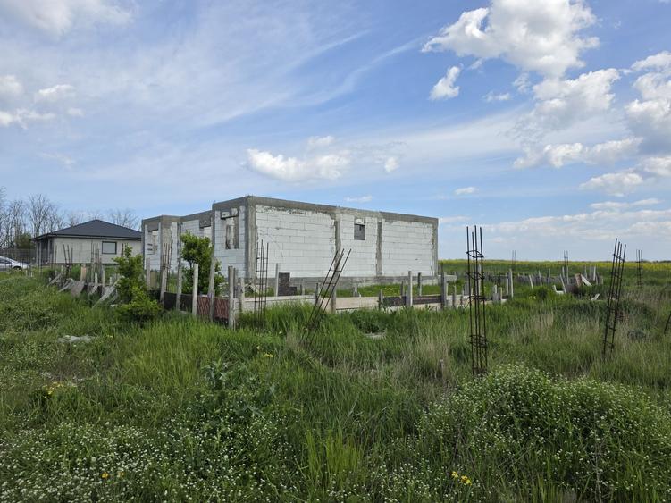 Casă cu 3 camere în Agigea