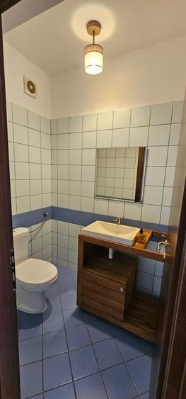 Apartament cu 4 camere decomandat, mobilat în Barbu Văcărescu