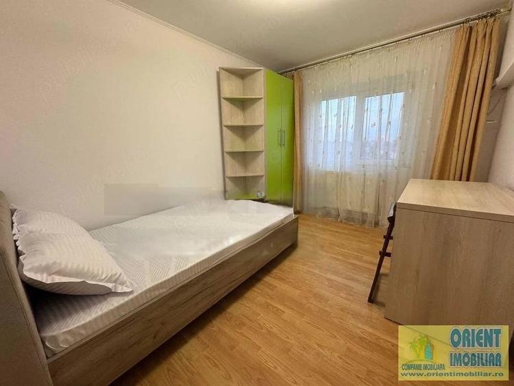 Apartament cu 3 camere decomandat în Inel II