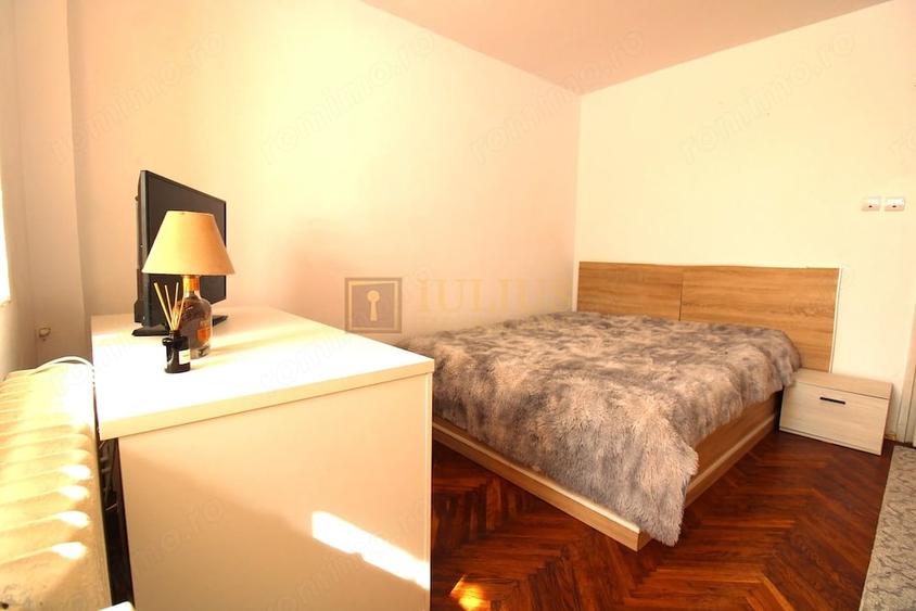 Apartament cu 4 camere semidecomandat în Punctele Cardinale