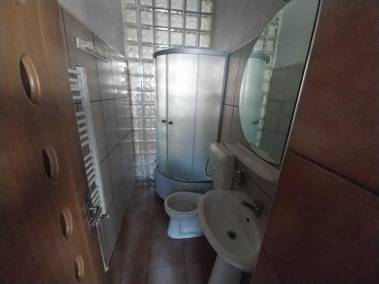 Apartament cu 4 camere semidecomandat în Centrul Istoric