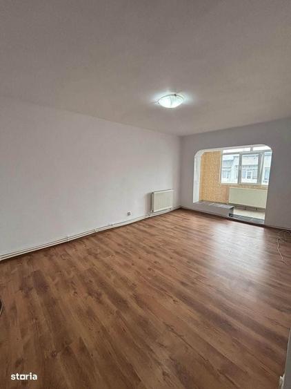 De vanzare apartament decomandat cu 3 camere,2 balcoane,78mp,79900euro - 1