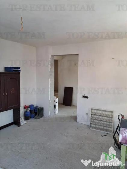 Casă cu 6 camere cu Teren 250 Mp în Dragomirești-Vale