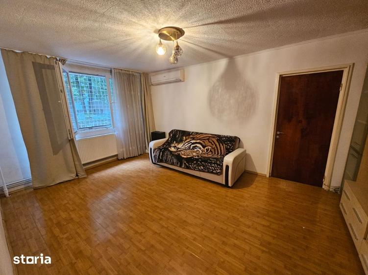 Apartament cu 3 camere semidecomandat în Militari
