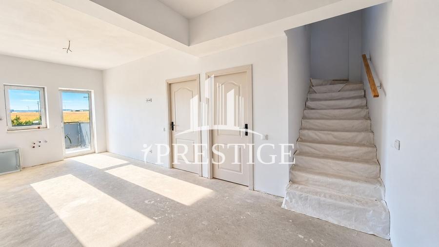 Apartament cu 3 camere decomandat în Turnișor